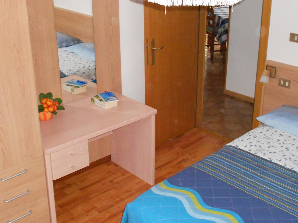Appartamenti Donini Marco Molveno Habitación foto